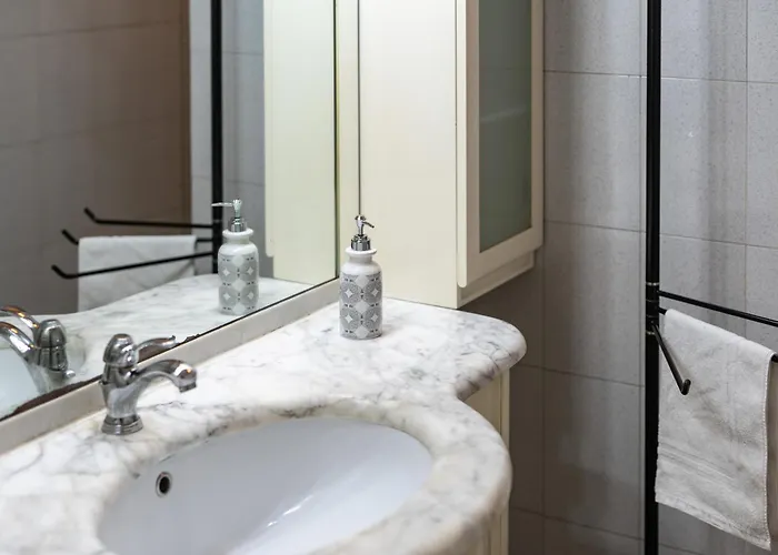 Novoli Comfort Balcony & Tramvia * Florence